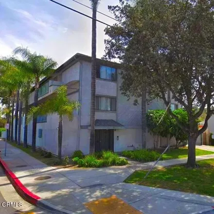 Buy this 14 bed house on Horace Mann Elementary School in East Acacia Avenue, Glendale