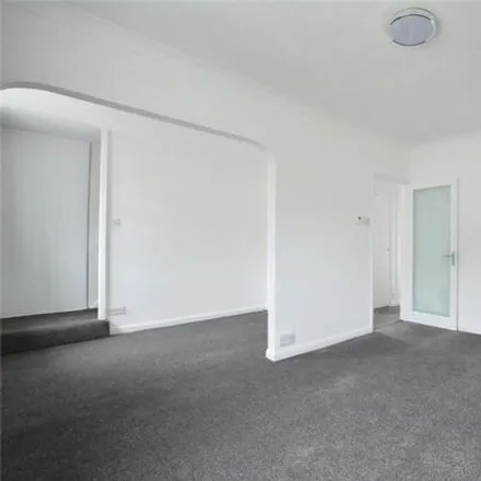 Rent this 2 bed room on High Point in Edgebury, London