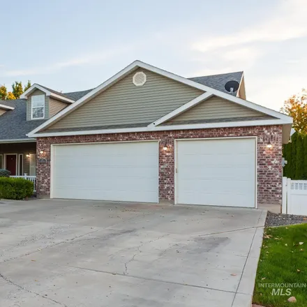 Buy this 6 bed house on 316 Edwards Drive in Twin Falls County, ID 83301