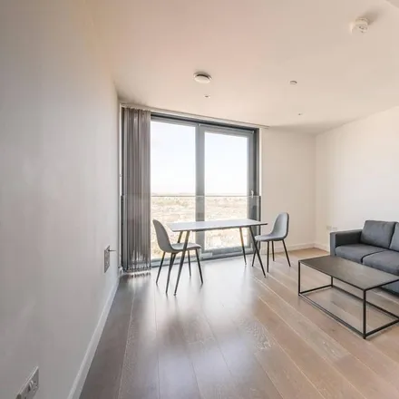 Rent this 2 bed apartment on East Tower in 3 City North Place, London