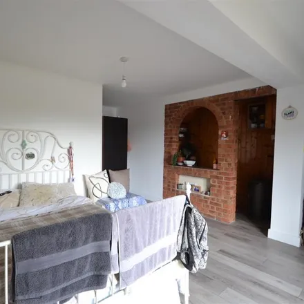 Image 5 - The Valley, Winchester, SO22 4DH, United Kingdom - Townhouse for rent