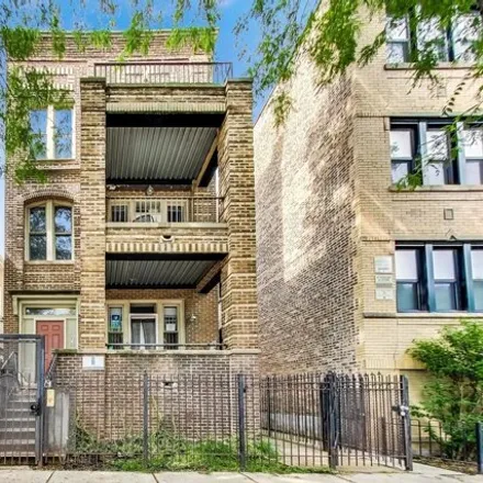 Rent this 2 bed apartment on 1914 W Crystal St Apt 3F in Chicago, Illinois