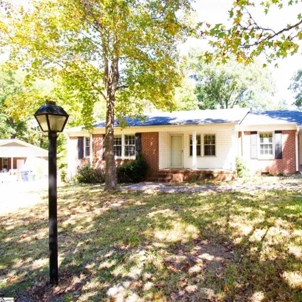 Buy this 3 bed house on 665 Fairmont Road in Highland Acres, Anderson