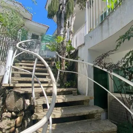 Buy this 8 bed house on Rua Ailton Tovar 25 in Ilha do Boi, Vitória - ES