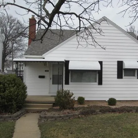 Buy this 3 bed house on 1313 Cleveland Road West in Sandusky, OH 44870