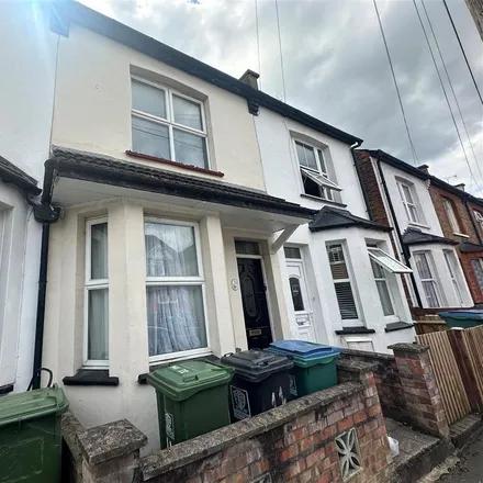 Rent this 3 bed townhouse on 77 Judge Street in North Watford, WD24 5AF