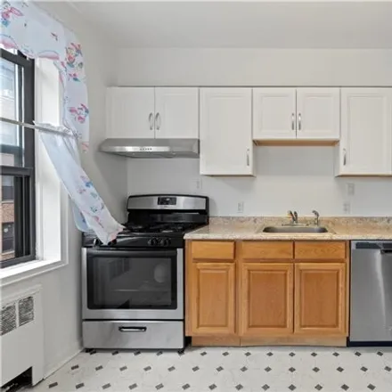 Image 7 - 16 N Broadway Apt 4r, White Plains, New York, 10601 - Apartment for sale
