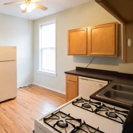 Image 3 - 2312 W Dickens Ave Apt 1R, Chicago, Illinois, 60647 - House for rent