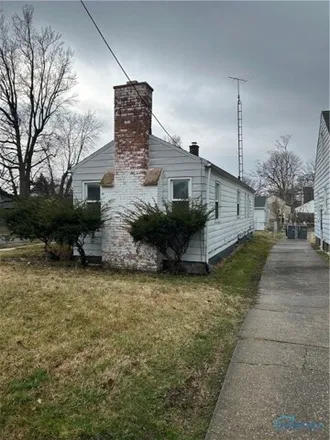 Buy this 2 bed house on 708 Dryden Drive in West Toledo, Toledo
