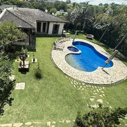 Rent this 6 bed house on Alameda Guaruja in Centro, Vinhedo - SP