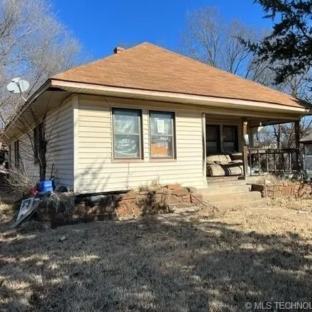 Buy this 2 bed house on 439 East 10th Street in Pawhuska, OK 74056