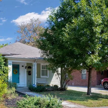 Buy this 2 bed house on 302 South Saint Mary Avenue in Dallas, TX 75214