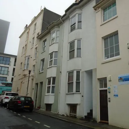 Rent this 6 bed townhouse on 19 Margaret Street in Brighton, BN2 1RG