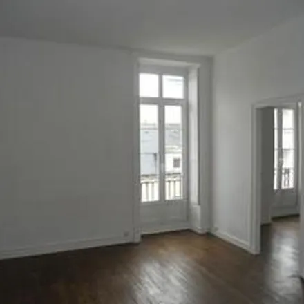 Rent this 3 bed apartment on 67 Rue de Bel Air in 44000 Nantes, France