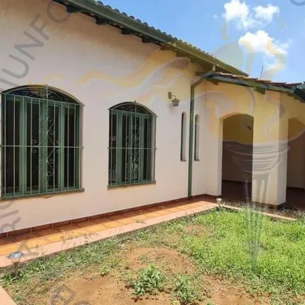 Rent this 3 bed house on Travessa Mirambava in Centro, Suzano - SP