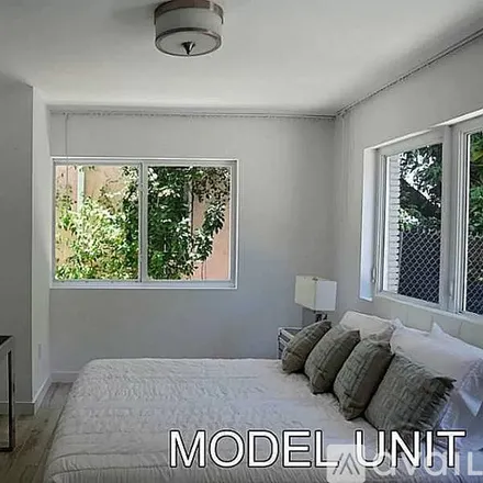 Image 4 - 740 Meridian Avenue, Unit 11 - Apartment for rent