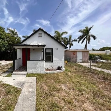 Rent this 2 bed house on 718 W 7th St Unit 2 in Riviera Beach, Florida