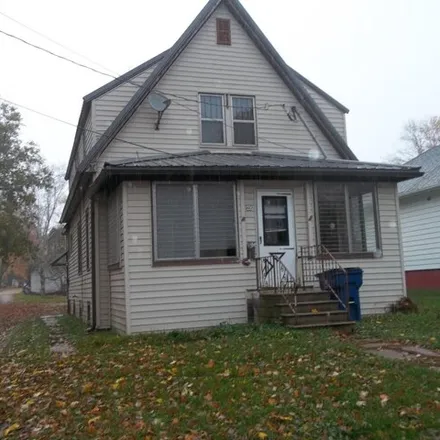 Buy this studio house on 22 13th Street in Clintonville, WI 54929
