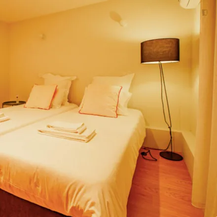 Rent this 8 bed room on Casa Reitsch in Rua de Tomáz Ribeiro, 4450-247 Matosinhos