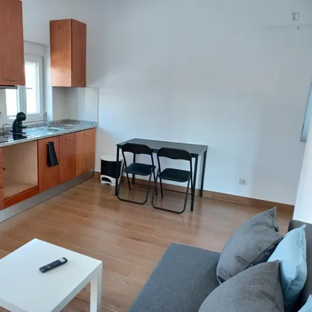 Image 7 - Cenatel, Rua da Arada, 4350-104 Porto, Portugal - Apartment for rent