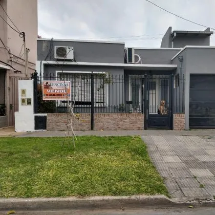 Buy this 3 bed house on Avenida Puig Lomez 201 in Partido de Lomas de Zamora, B1834 FYG Turdera