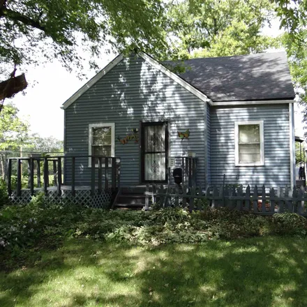 Buy this 3 bed house on 3331 Sunnyside Avenue in Rockford, IL 61101