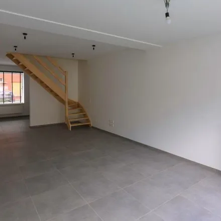 Rent this 3 bed apartment on Dokter Delbekestraat 11 in 8800 Roeselare, Belgium