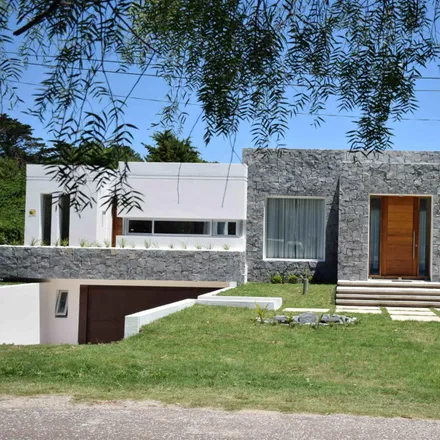 Buy this studio house on Los Plátanos in 20100 Punta Del Este, Uruguay