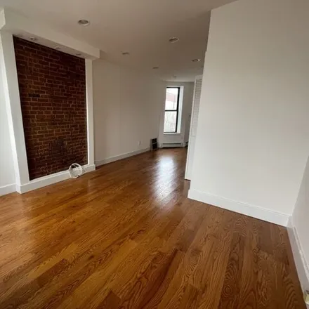 Rent this 1 bed condo on 309 West 121st Street in New York, NY 10027