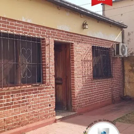 Buy this 2 bed house on 22 de Diciembre 3273 in Delegacion Municipal Villa Urquiza, 3300 Posadas