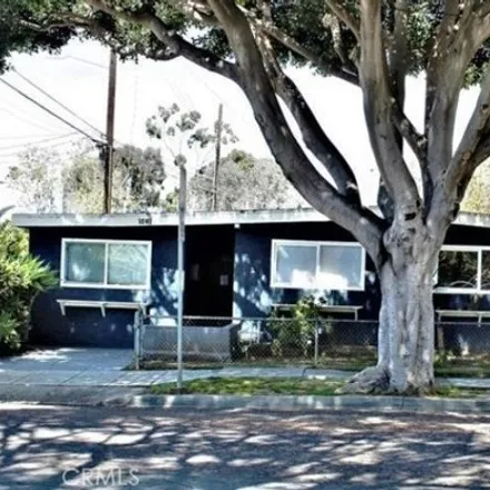 Rent this 3 bed house on 15th Court in Santa Monica, CA 90404