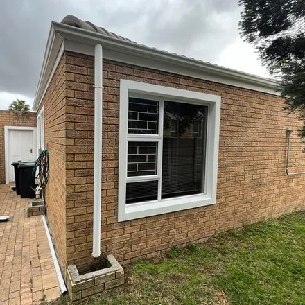 Rent this 2 bed townhouse on Oakhill Church in Legato Road, Langeberg Ridge