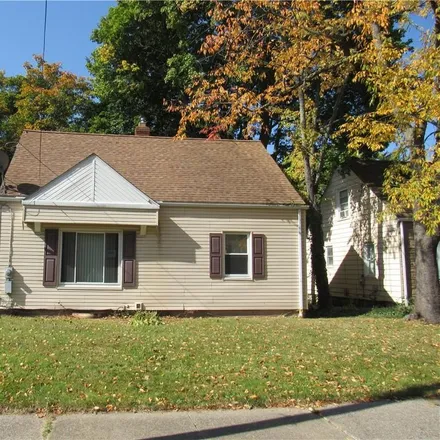 Buy this 3 bed house on 1276 Crestview Avenue in Akron, OH 44320