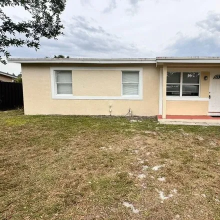 Image 2 - 162 Southeast Princess Drive, Saint Lucie County, FL 34952, USA - House for rent