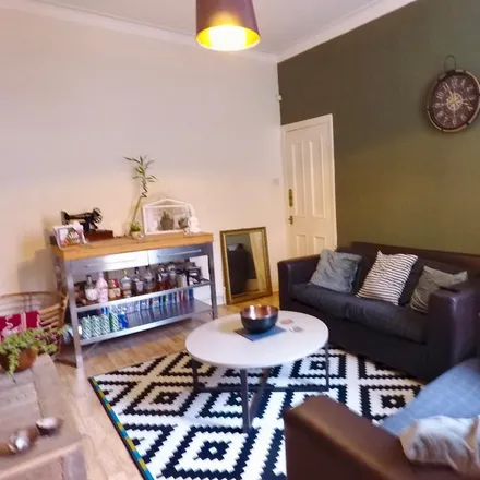 Rent this 2 bed apartment on Second Avenue in Newcastle upon Tyne, NE6 5XT