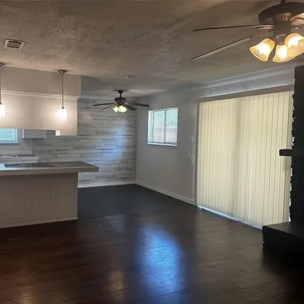 Image 2 - 3300 Cheyenne Street, Irving, TX 75062, USA - House for rent