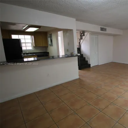 Image 8 - 4250 West 11th Lane, Hialeah, FL 33012, USA - Townhouse for sale