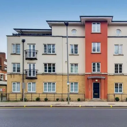 Image 1 - Garratt Lane, London, SW18 4GZ, United Kingdom - Apartment for rent