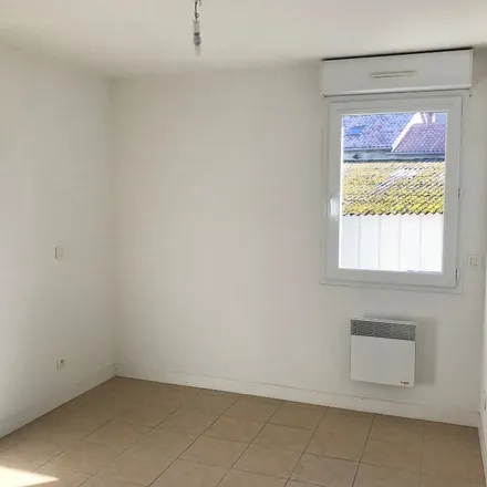 Rent this 4 bed apartment on 46 Rue Mary Lafon in 82130 Lafrançaise, France