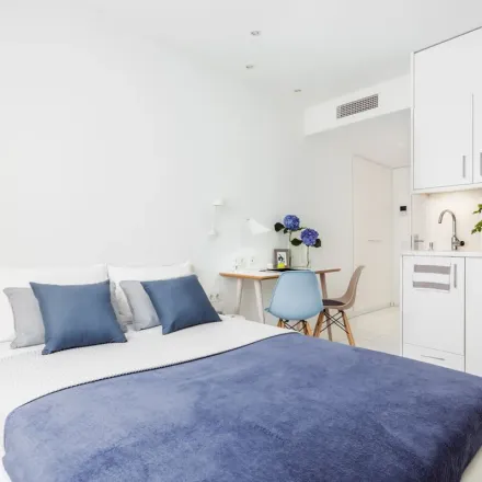Rent this 1 bed apartment on Gutleutstraße 45 in 60329 Frankfurt, Germany