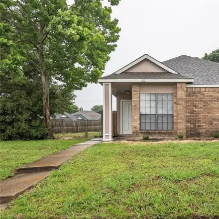 Buy this 3 bed house on 1781 Doubletree Drive in Mesquite, TX 75149