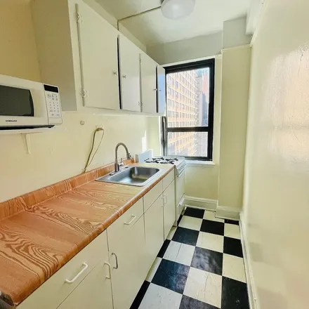 Rent this 2 bed apartment on New York University in Greene Street, New York