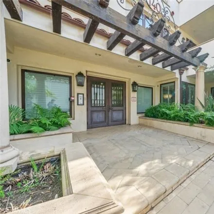 Image 3 - 162 South Oakhurst Drive, Beverly Hills, CA 90212, USA - Condo for sale