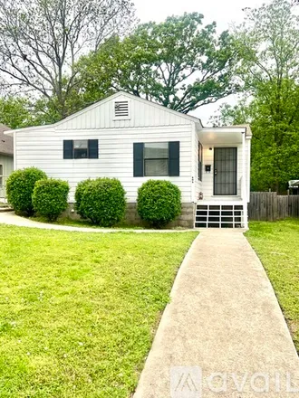 Rent this 3 bed house on 606 S Valentine St