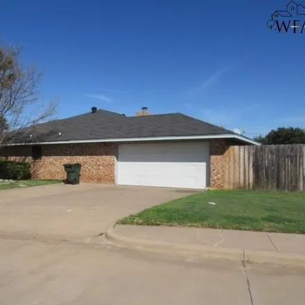 Image 9 - 5761 Country Hollow, Wichita Falls, TX 76310, USA - House for sale