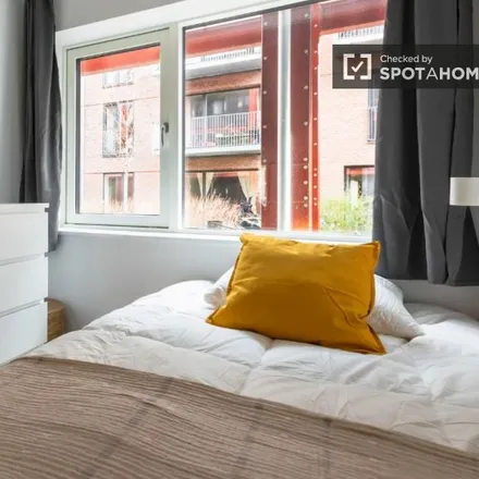 Rent this 4 bed room on Gearhuset in Montagehalsvej, 2500 Valby