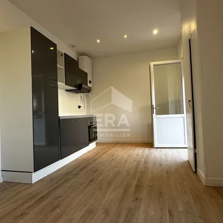Rent this 1 bed apartment on 14 Rue Saint-Antoine in 60200 Compiègne, France