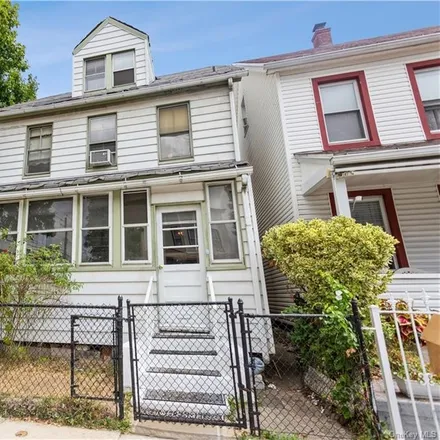 Buy this 4 bed house on 25 Walnut Street in City of New Rochelle, NY 10801