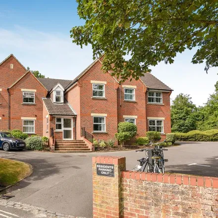 Rent this 2 bed apartment on 33 Lyndworth Close in Oxford, OX3 9ER