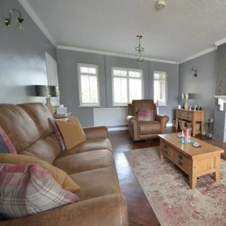 Image 3 - Rushton Road, Desborough, NN14 2RR, United Kingdom - House for sale